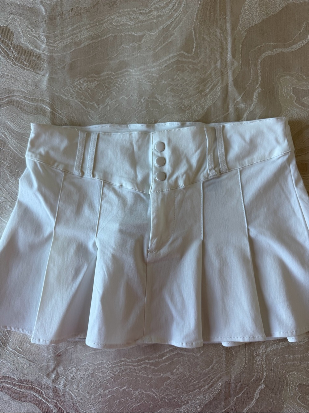 Divided White Pleated Skort with Triple Button Waist size M